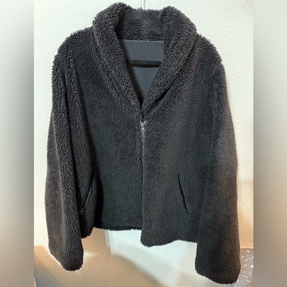Alo Yoga Sherpa Jacket Size XL
